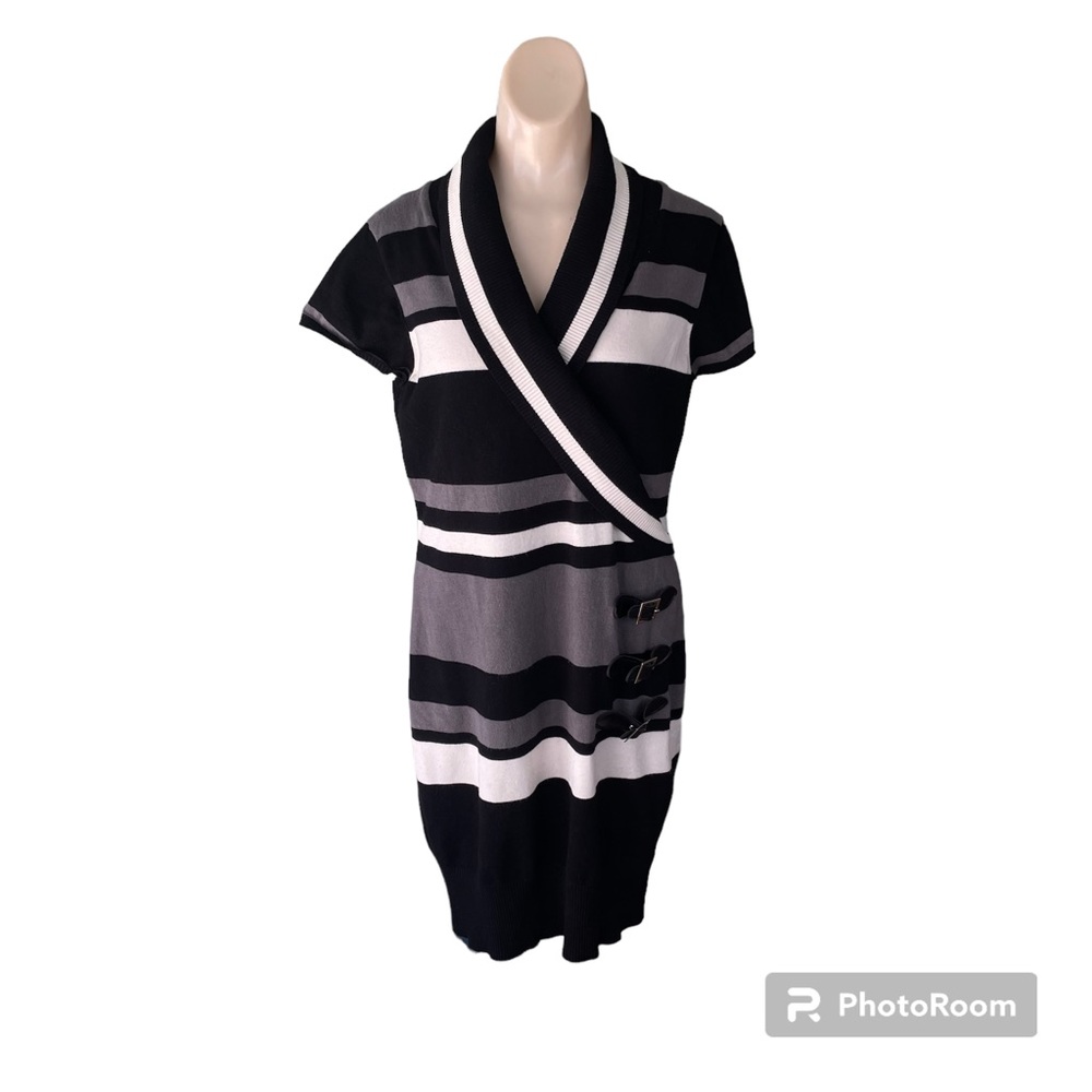 No boundaries striped sweater dress black, white and gray large (11-13)
